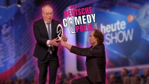 Olaf Schubert geht auf die Knie | Comedypreis für heute-show-Team