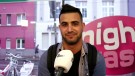 NightWash Live -- Palästinenser mit Rucksack. Auf der Bühne und auch im Interview. Das ist Amjad. Mit diesem Vorurteil kokettiert der sympathische Comedian so waschecht, dass man auch im Gespräch fürchtet, jeden Moment in die Luft zu gehen - vor Lachflash...